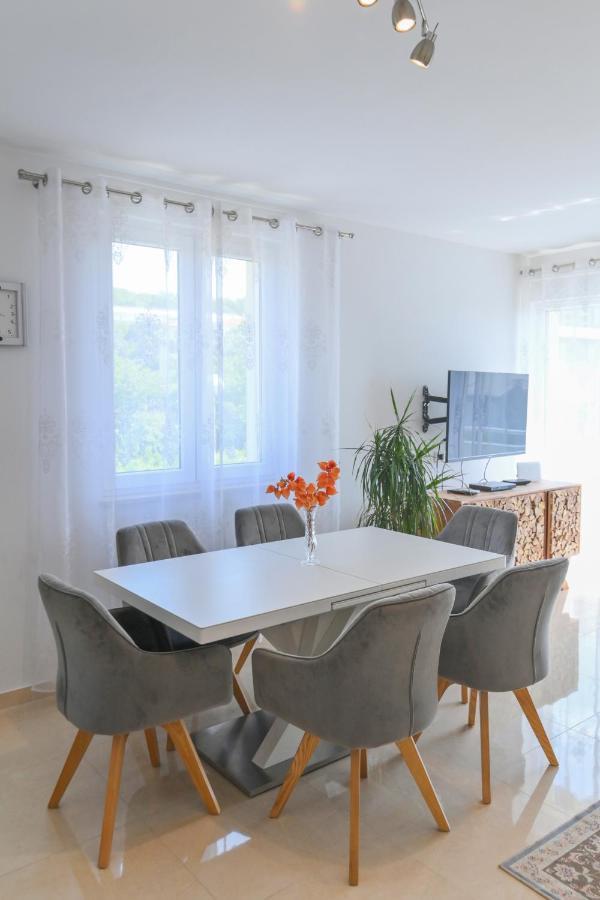 Apartman Iskra Apartment ริเยกา ภายนอก รูปภาพ