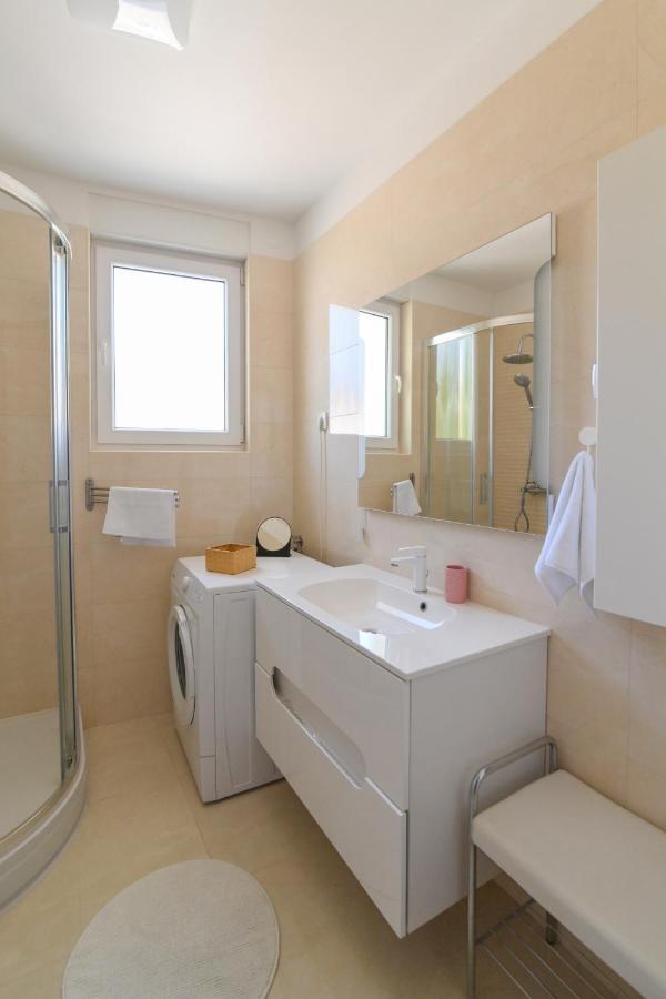 Apartman Iskra Apartment ริเยกา ภายนอก รูปภาพ