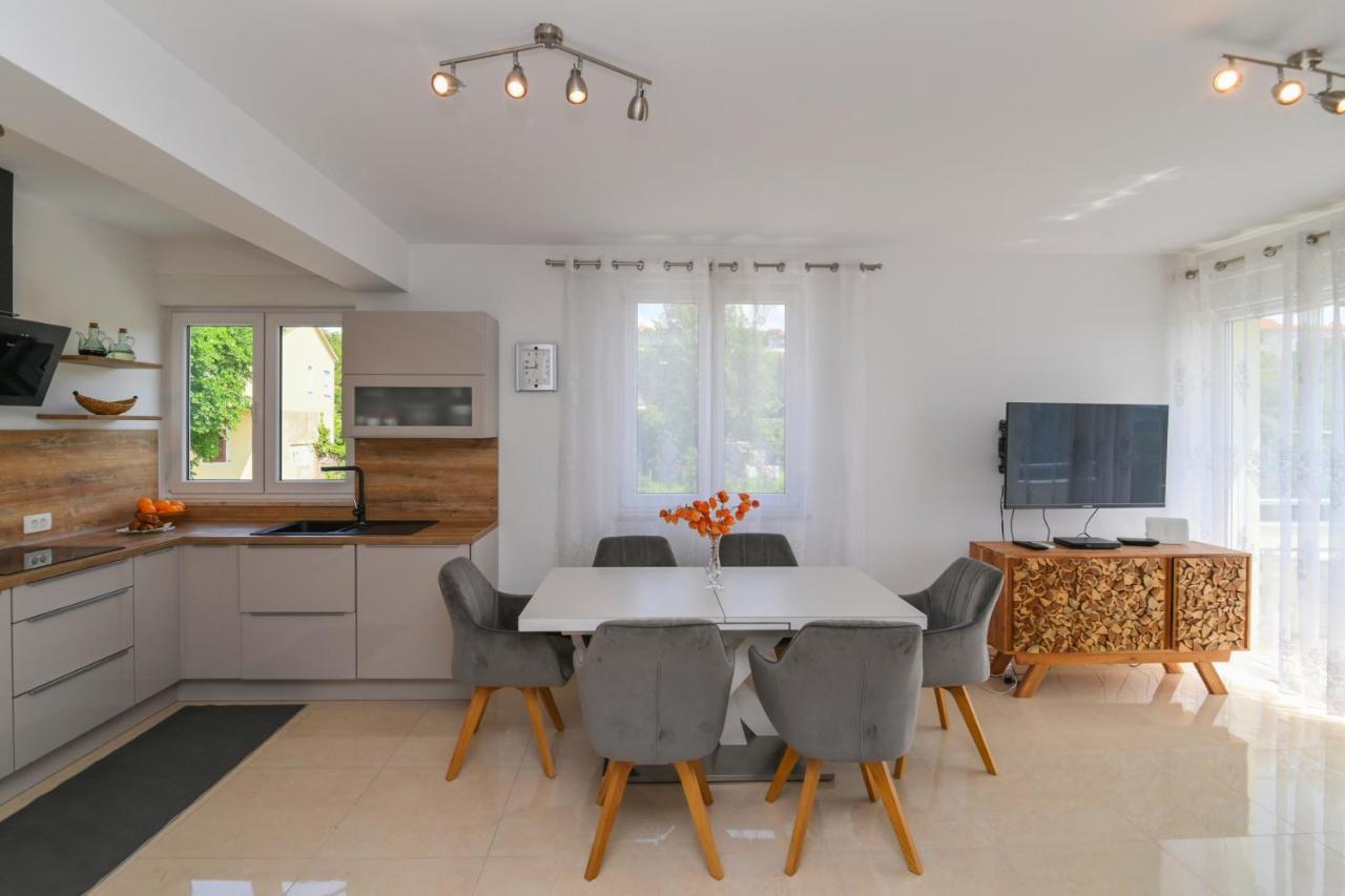 Apartman Iskra Apartment ริเยกา ภายนอก รูปภาพ