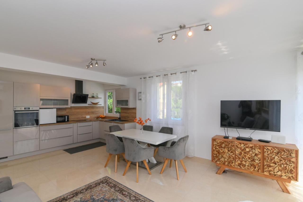 Apartman Iskra Apartment ริเยกา ภายนอก รูปภาพ